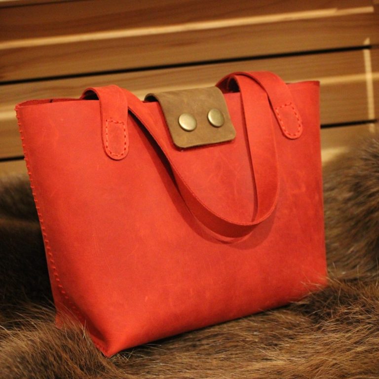 Kleine handgefertigte rote Handtasche mit Druckknopfverschluss